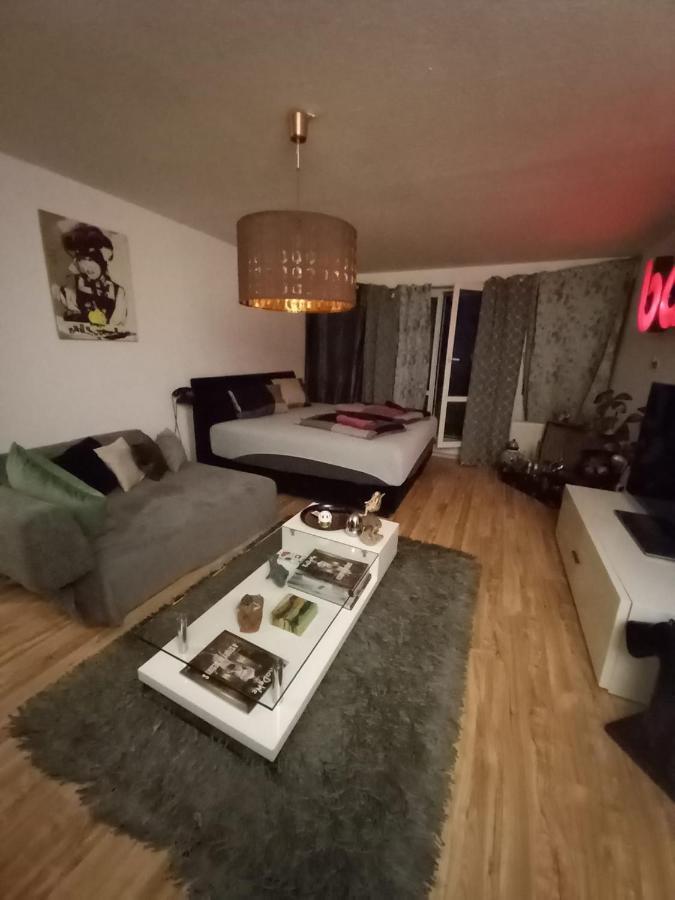 Tolle Private 2-Zimmer Wohnung Im Szene Bezirk Berlin-Friedrichshain Екстериор снимка