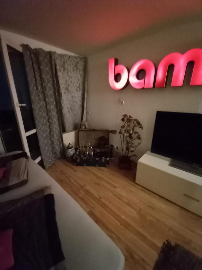 Tolle Private 2-Zimmer Wohnung Im Szene Bezirk Berlin-Friedrichshain Екстериор снимка